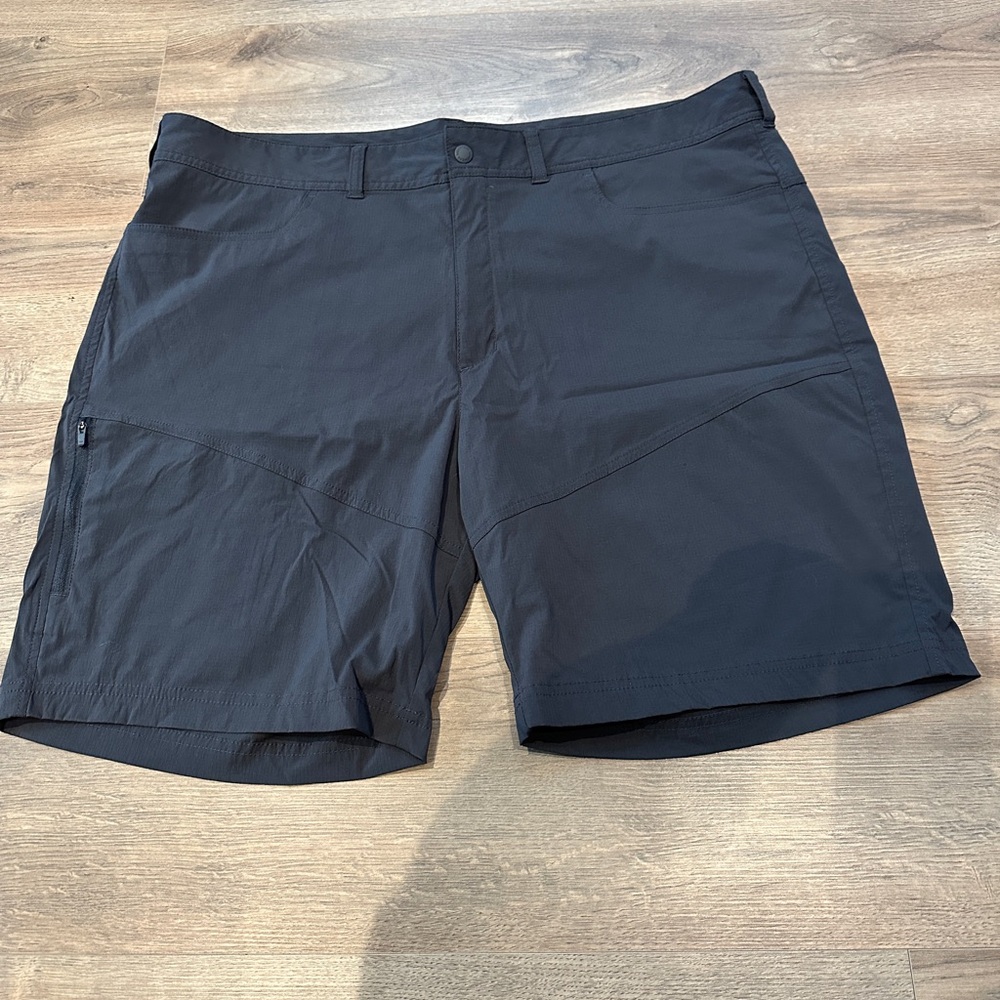 Men's Mountain Hardware Dark Gray Shorts